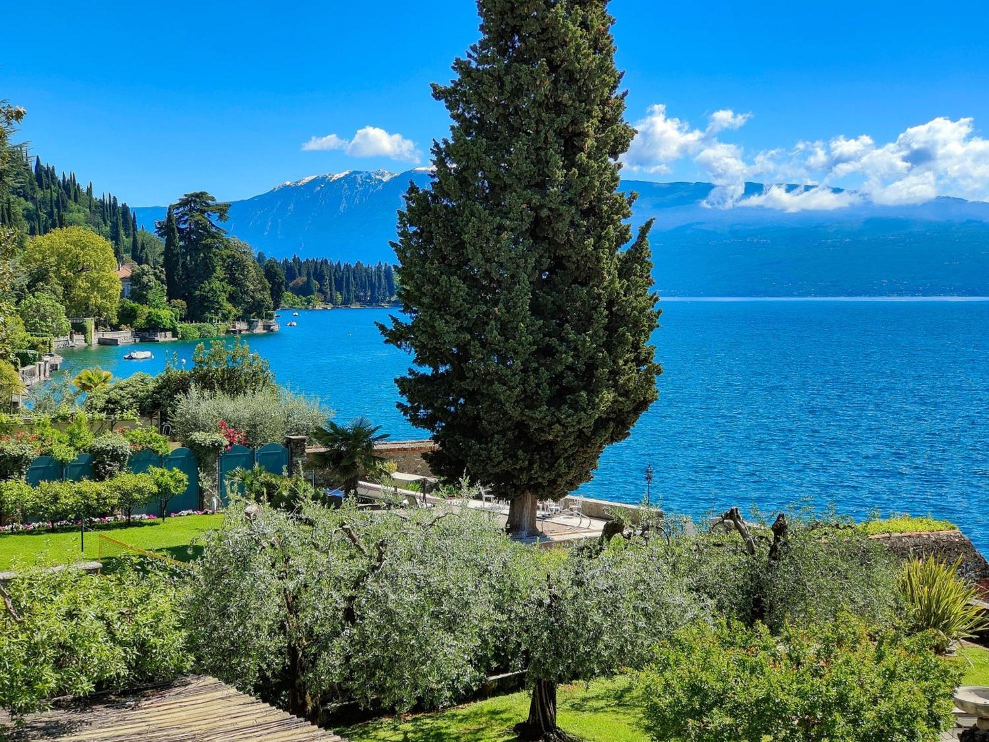 Luxury Lakeside Apartment Right On The Water Salò Eksteriør billede
